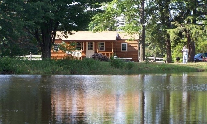 New Albany Cabin | Treaster's Cabin *Paddleboat/Great Fishing* (No fishing license required.)