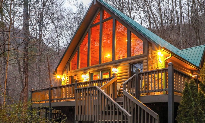 Bryson City Cabin | Tree-Lined Cabin w/Hot Tub & Deck in Bryson City