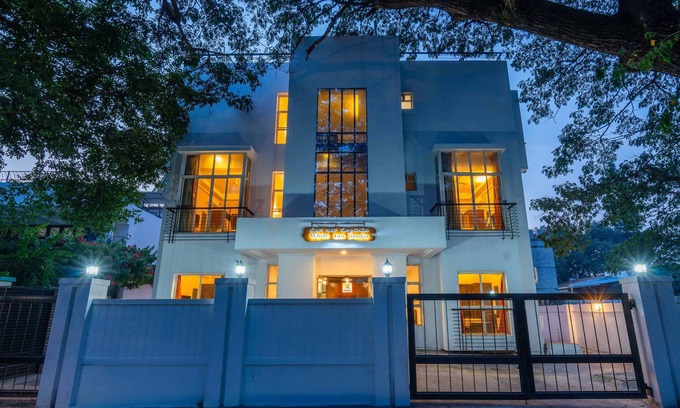 Koramangala Hotel | Treebo Ivory White Inn