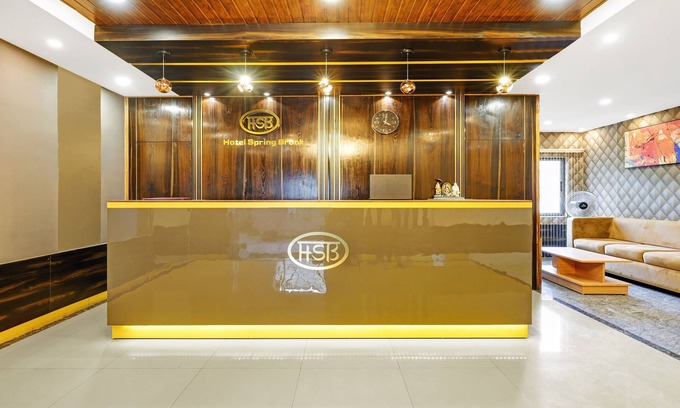 Paltan Bazaar Hotel | Treebo Spring Brook