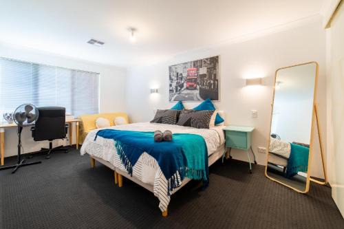 Treeby House | Treeby's Finest Family Home 4bdr 2bth