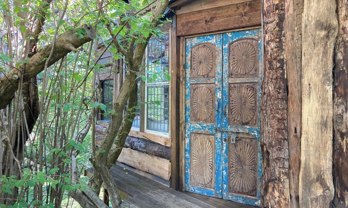 Abergele Cabin | Treehouse Cabin Wilderness Escape