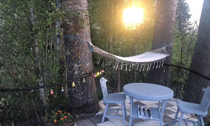 Avesta House | Treehouse Magpies Nest with bubble pool