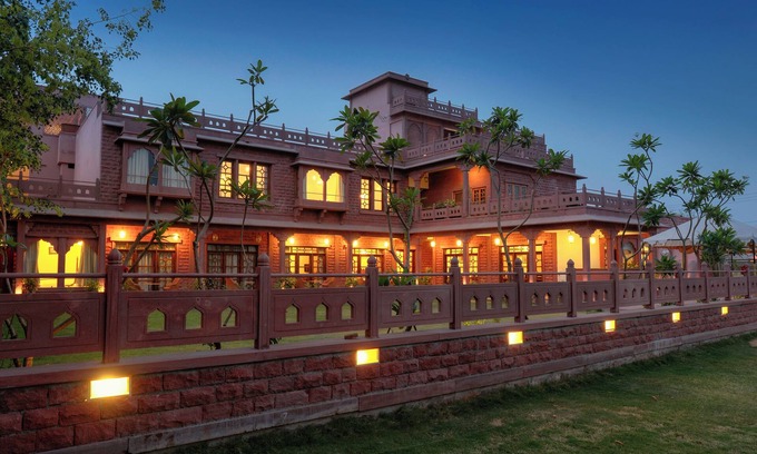 Barli Hotel | TreeHouse Rajbagh