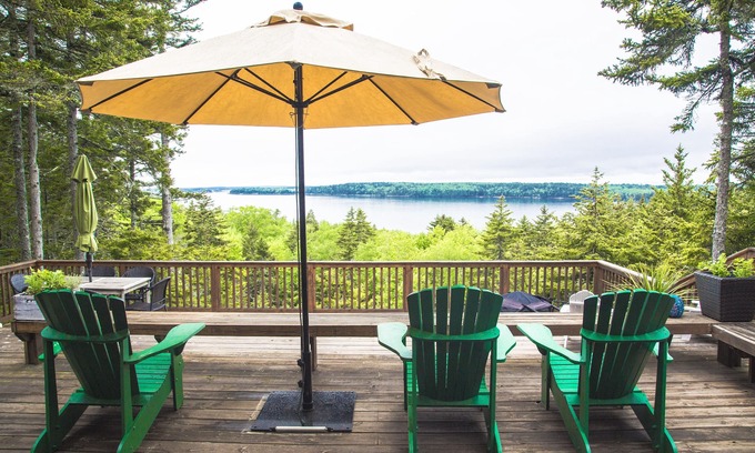 Friendship Ski Chalet | Treehouse with stunning ocean Views from expansive deck + Frontage on Forest l