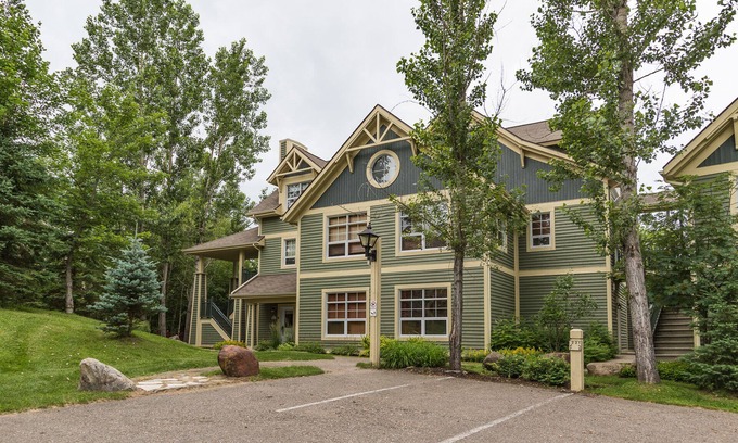Mont-Tremblant House | Tremblant-Les-Eaux – RVMT