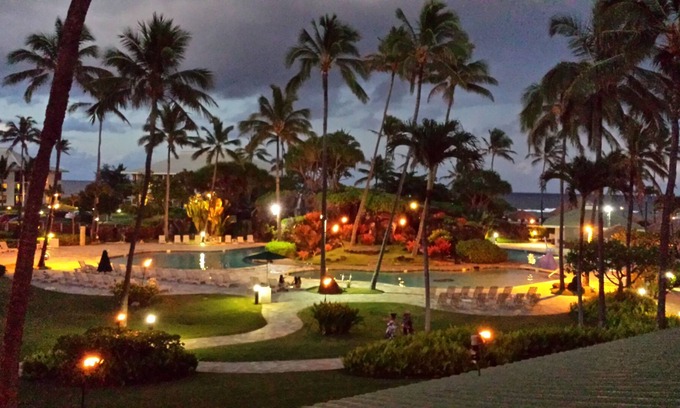Hanamaulu Resort | TRENDY 4-STAR RESORT. Great Location with Ocean & Pool Views!