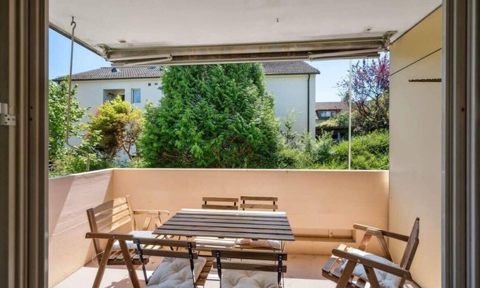 Horgen District Apartment | Trendy Loft: Open Design