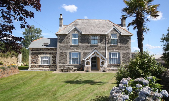Ruan High Lanes Bed & Breakfast | Trenona Farm Holidays