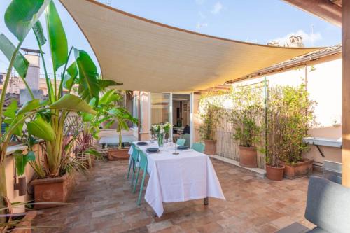 Rione II Trevi Apartment | Trevi's Wish Luxury Suites