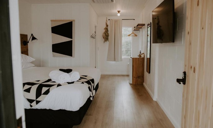 Red Bluff Hotel | Triangle Motel