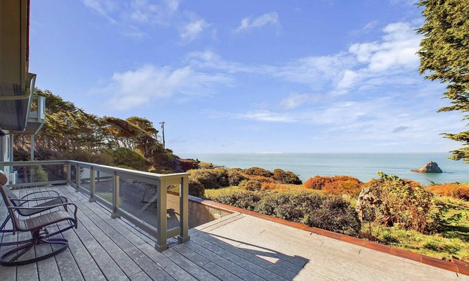 Trinidad House | Trinidad Oceanfront Vacation Rental Sleeps up to 16