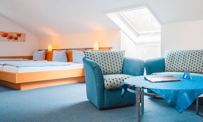 Emmelshausen House | Triple room, shower, toilet, 1 bedroom - Münster