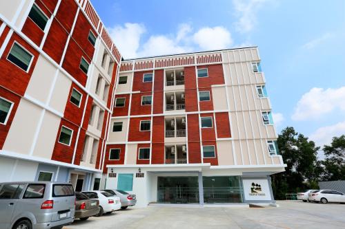 Lat Sawai Hotel | Triple Trees Hotel