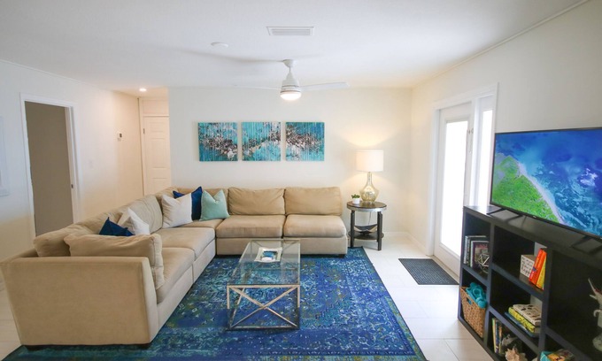 River Pointe House | Tropical and Tranquil Bradenton hideaway