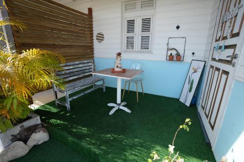 Fort-de-France Apartment | Tropical Beach Studio. Cocon douillet sur les hauteurs de Fort-de-France.
