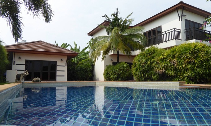 Rayong Villa | Tropicana Beach Villa at VIP Resort