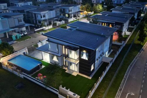 Bandar Penawar House | TropINN Villa- CornerHouse BIGPool BBQ KTV Billard