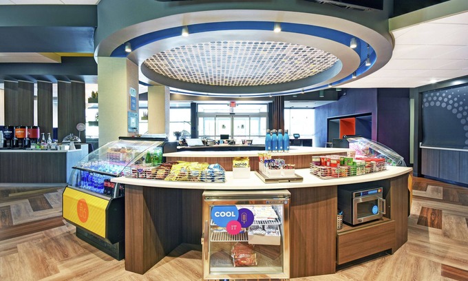 East Paris Hotel | Tru by Hilton Grand Rapids Airport