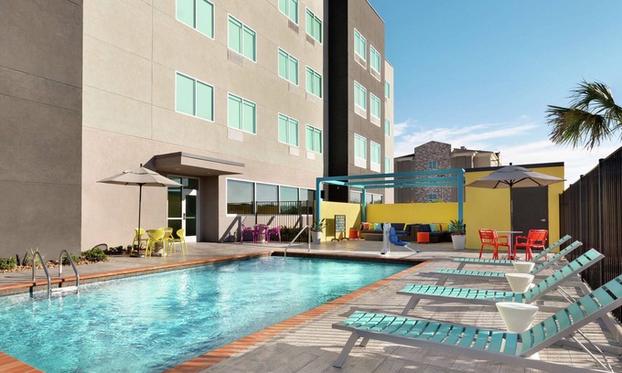 Webster Hotel | Tru by Hilton Houston Webster NASA