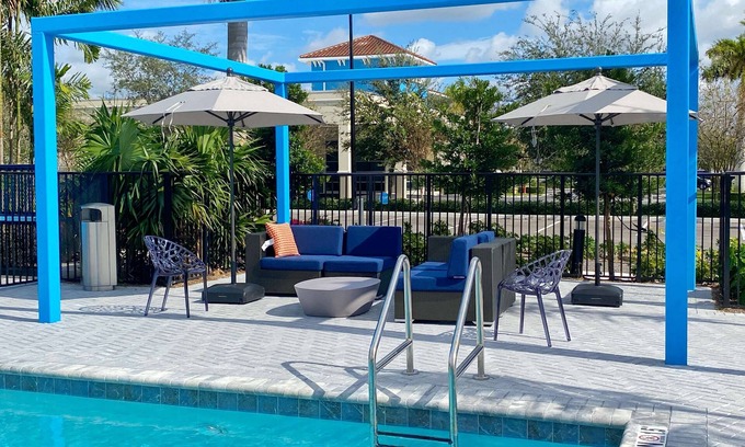 Miramar Hotel | Tru By Hilton Miramar