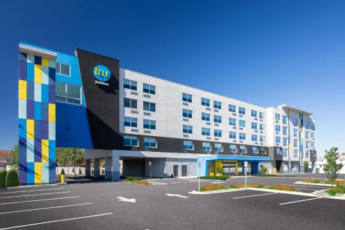 Midtown Ocean City Hotel | Tru By Hilton Ocean City Bayside, Md