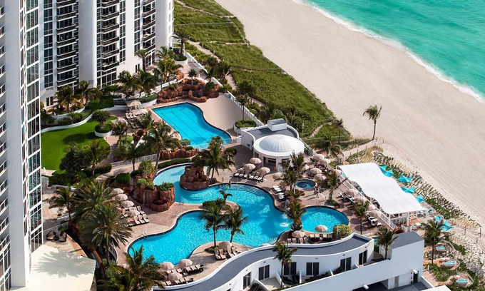 Sunny Isles Beach Hotel | Trump International Beach Resort
