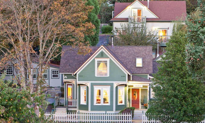 Friday Harbor Bed & Breakfast | Tucker House Inn