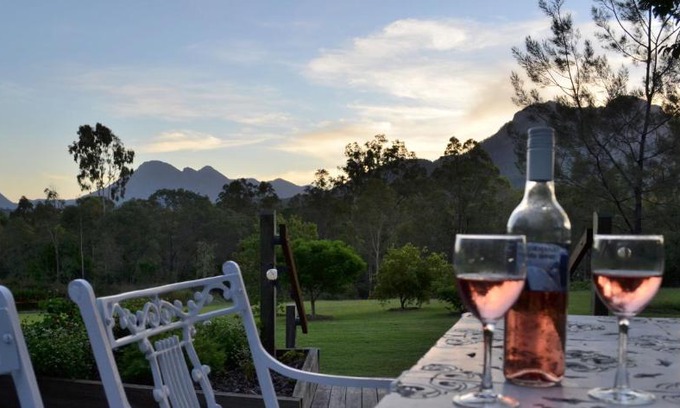 Rathdowney Bed & Breakfast | Tuckeroo Cottages & Gardens
