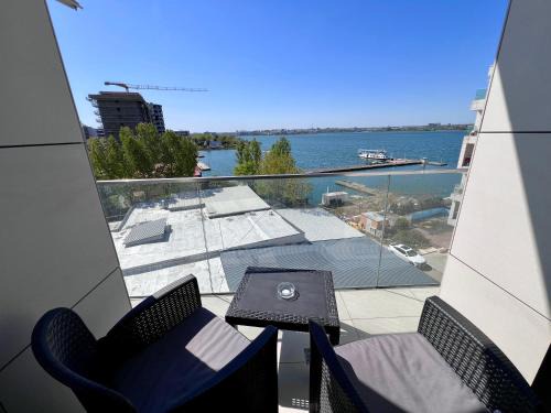 Constanta Apartment | TUDORS Lake View Apartment