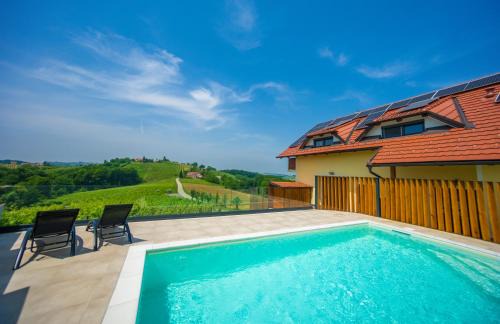 Ormoz House | Turistična Kmetija Puklavec