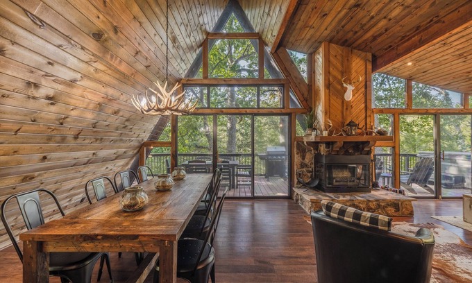 Innsbrook Ski Chalet | Turnberry Lakefront Getaway by Innsbrook Vacations!