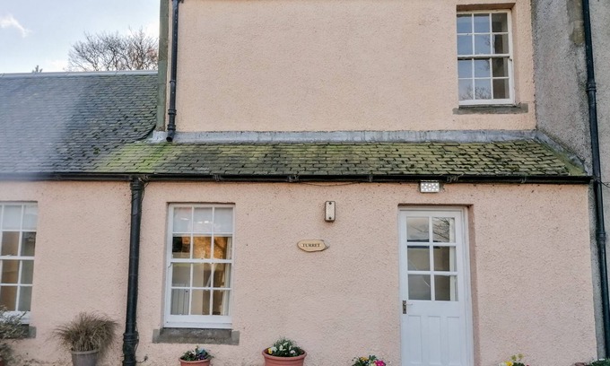 Prestonpans Cottage | TURRET COTTAGE, family friendly in Cockenzie And Port Seton