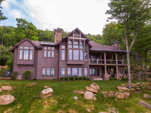 Banner Elk House | Twin Boulder Lodge at Eagles Nest