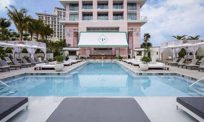 Nassau Hotel | Two Amazing Ocean View Suite with Balcony & Kitchen | Beachfront Retreat