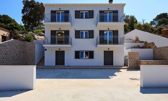 Okuklje Apartment | Two bedroom apartment near beach Okuklje, Mljet (A-22341-b)