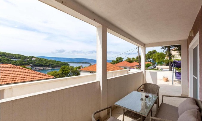 Island Hvar Apartment | Two-Bedroom Apartment in Jelsa
