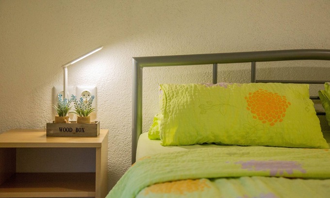 Milna Apartment | Two bedroom apartment with terrace and sea view Milna, Vis (A-8895-a)