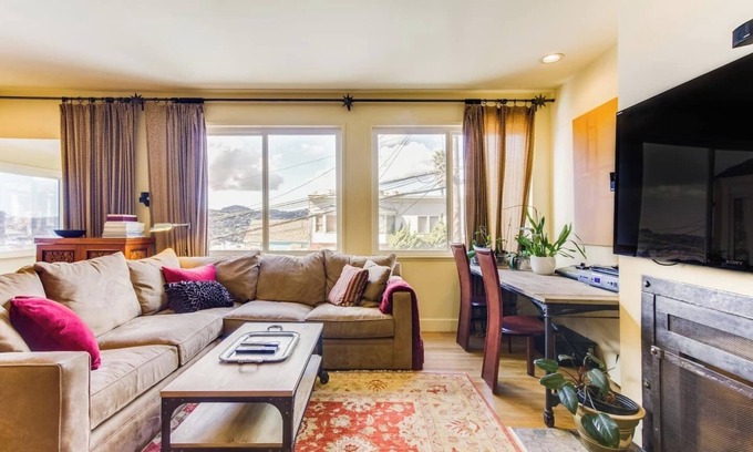 Potrero Hill House | Two Bedroom, Two Newly Renovated Bathrooms, Deck