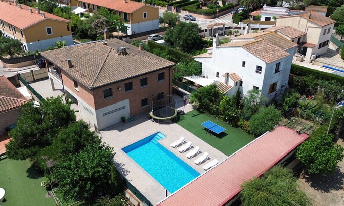 Mas Pinell Villa | Two in one - Private pool and airco