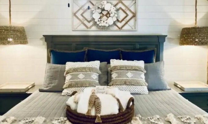 Folly Field Villa | TWO Minute Walk to the Beach-Family Friendly Oceanside Resort-King Bed