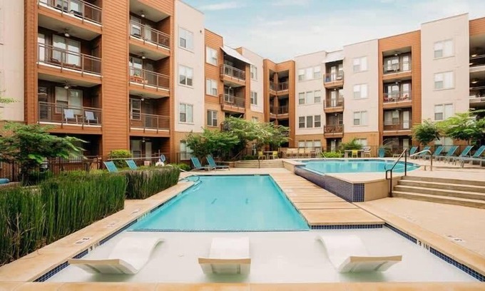 West Congress Apartment | TWO Modern SoCo CozySuites w/ 2 Pools!