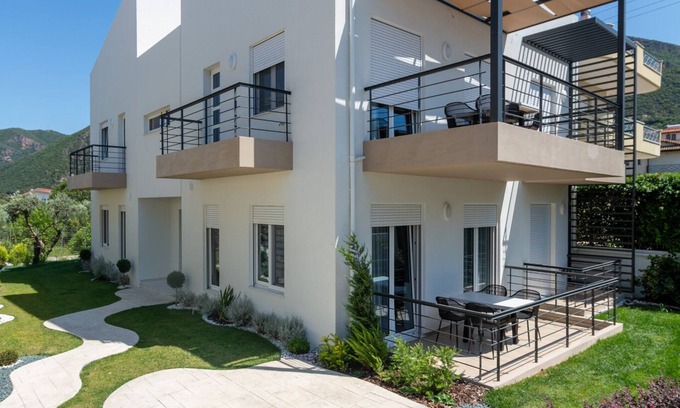 Psathopirgos Apartment | Two Olive Trees - "Root" Apartment