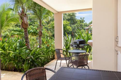 Coco House | Two Palms Ground Floor Unit Across From Beach