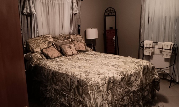 Palm Bay House | Two rooms and a bathroom of your own