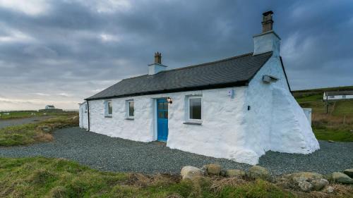 Ty Croes House | Ty Cwyfan