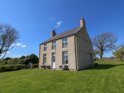 Llanddaniel Fab House | Ty Mawr