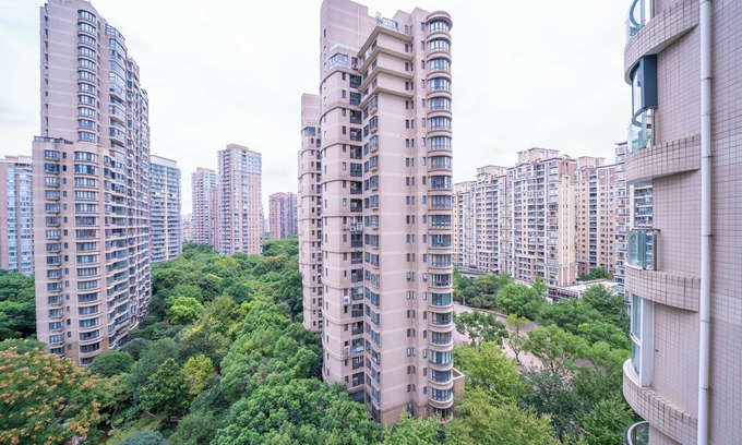 Changning Bed & Breakfast | Tyms 1BR APT Gubei International Garden