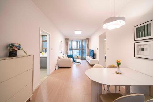 Gubei Apartment | Tyms Stylish 1BR APT Yucui Garden