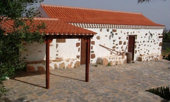 Guisguey House | Typical local house in Fuerteventura. Sun and relax